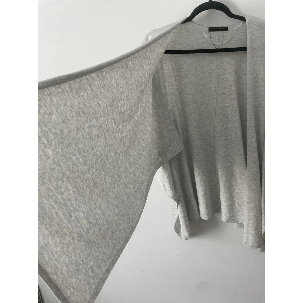NWOT Banana Republic Womens One Size Grey Open Shawl Sweater Wrap Shark Bite Hem